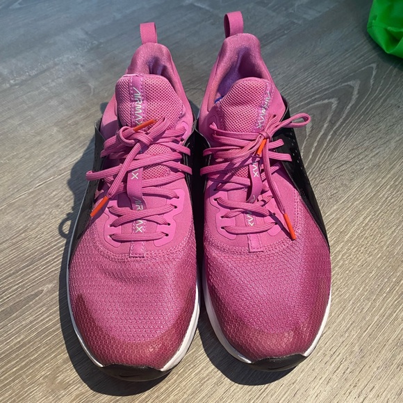 Nike Shoes - nike air max